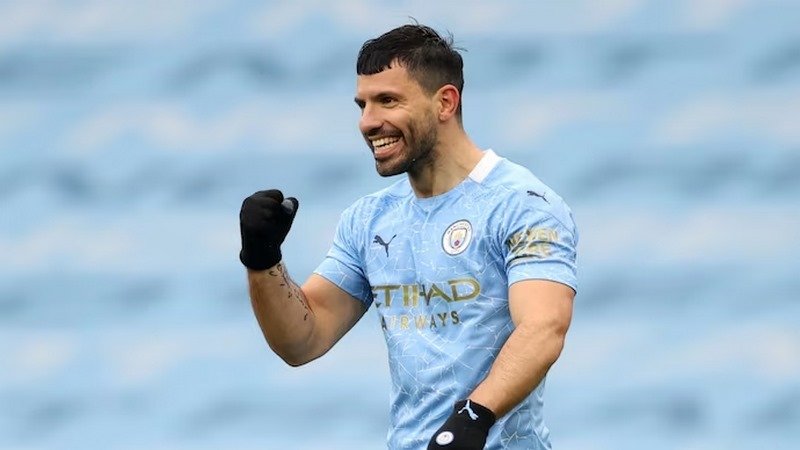Sergio Aguero sở hữu thành tích 184 bàn thắng sau 275 trận