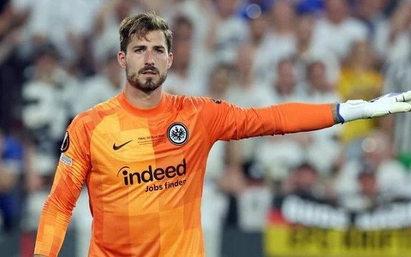 Kevin Christian Trapp sinh ngày 8/7/1990, mang quốc tịch Đức