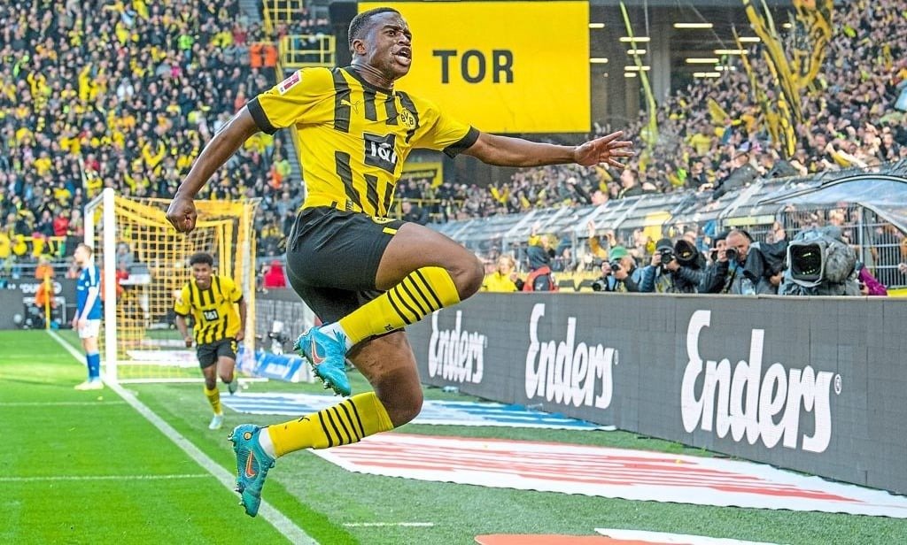 Tiểu sử cầu thủ Youssoufa Moukoko